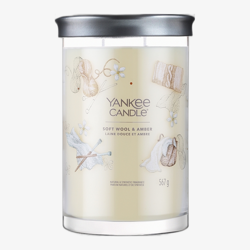 Yankee Candle Signature Scented candle Soft Wool & Amber