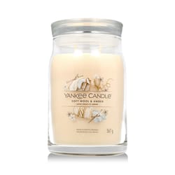 Yankee Candle Signature Scented candle Soft Wool & Amber 567 g