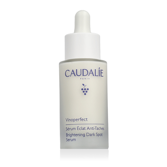 Флакон сыворотки Caudalie Vinoperfect для ухода за пигментными пятнами