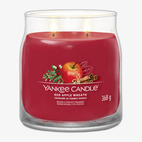 Свеча Yankee Candle Red Apple Wreath в банке с ароматом яблока и корицы