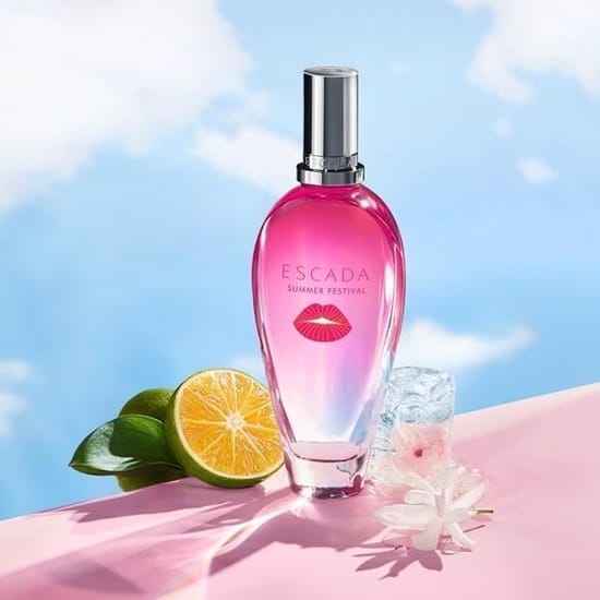 На фото флакон туалетной воды Escada Summer Festival EDT