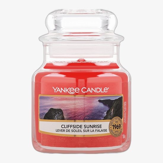 Ароматическая свеча Yankee Candle Cliffside Sunrise в банке